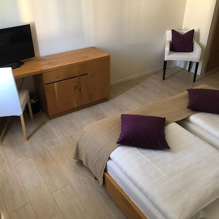 Hotel Restaurant Goldenes Ross Gollheim Room photo