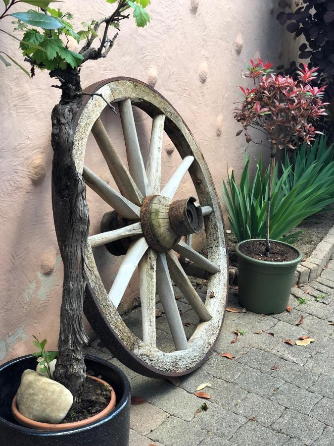 Hotel Restaurant Goldenes Ross Gollheim Exterior photo